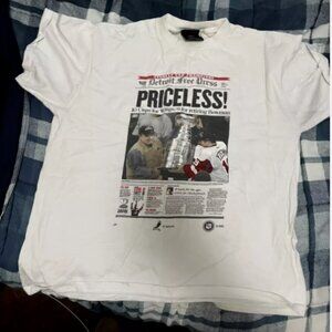 Detroit Redwings Stanley Cup Newspaper TShirt Size Large White